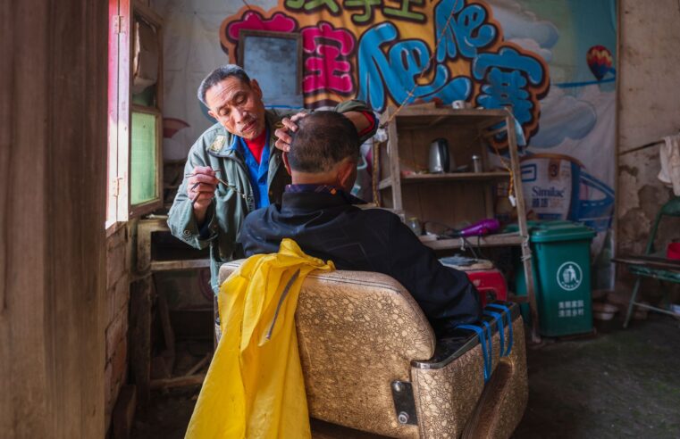 world's oldest working barber